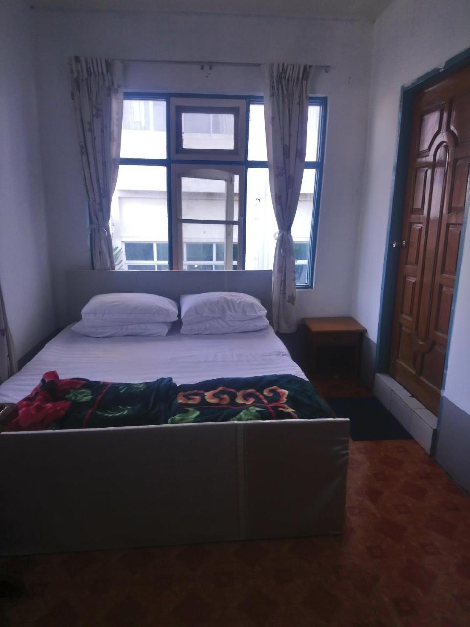 Diamond Star Guest House Nyaung Shwe Buitenkant foto